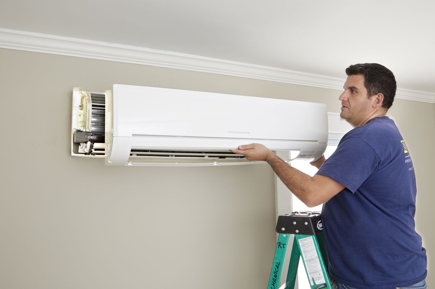 How to Seal the Air Conditioner Hole in the Wall